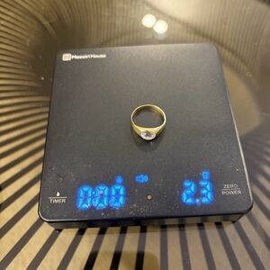 18KT gold with Dome White Sapphire